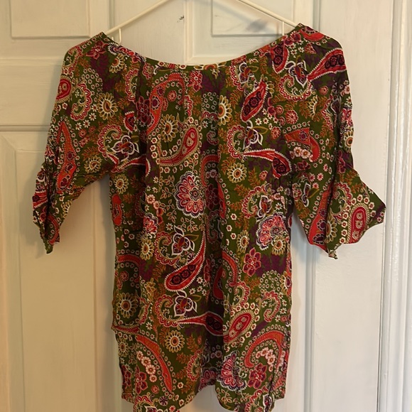 3/4 length sleeves paisley top - Picture 3 of 3
